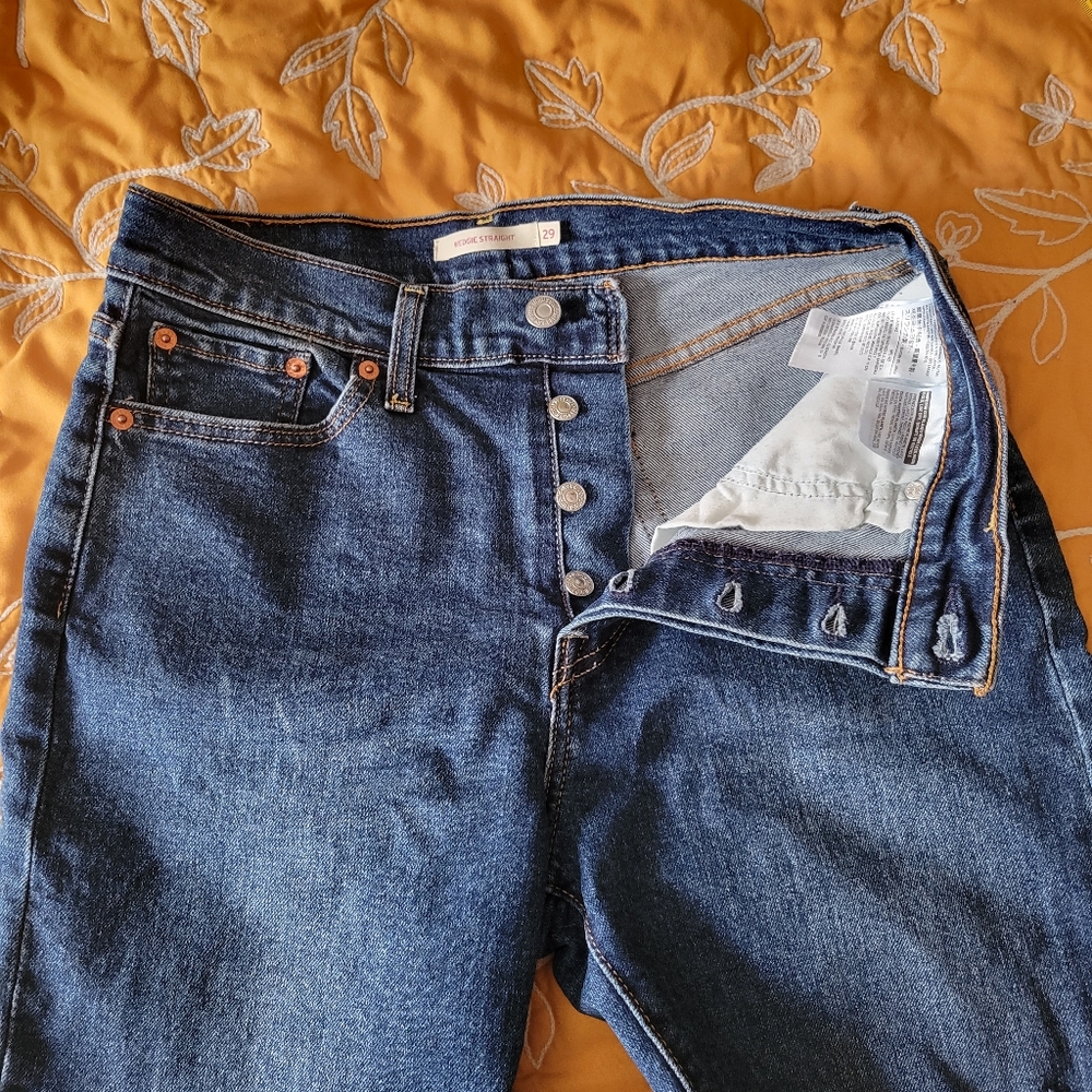 LEVI'S cut off, button Fly size 29